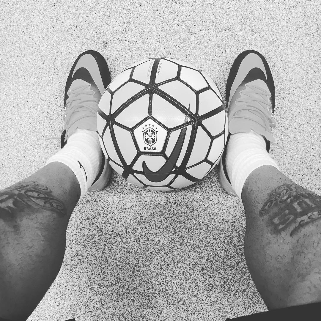 Just One Match With Nike s Floodlight Pack Neymar Switches to